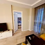 Modern And Cozy Flat In The Center Апартаменти *